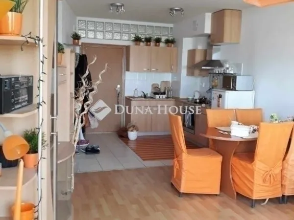 Eladó lakás Budapest XXI. kerület 72 nm