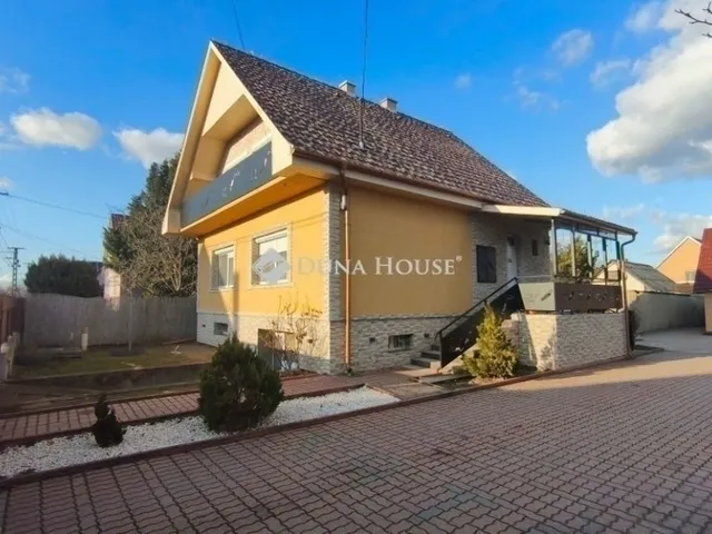 Eladó ház Ócsa 204 nm