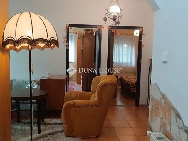 Eladó ház Úri 77 nm