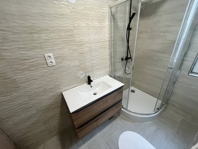 Eladó lakás Dabas 84 nm