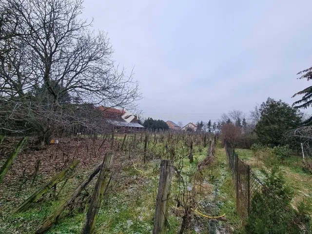 Eladó telek Érd 1618 nm