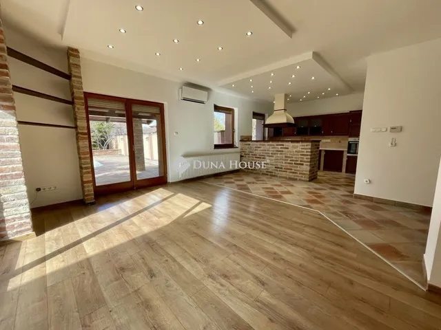 Eladó ház Vecsés 145 nm