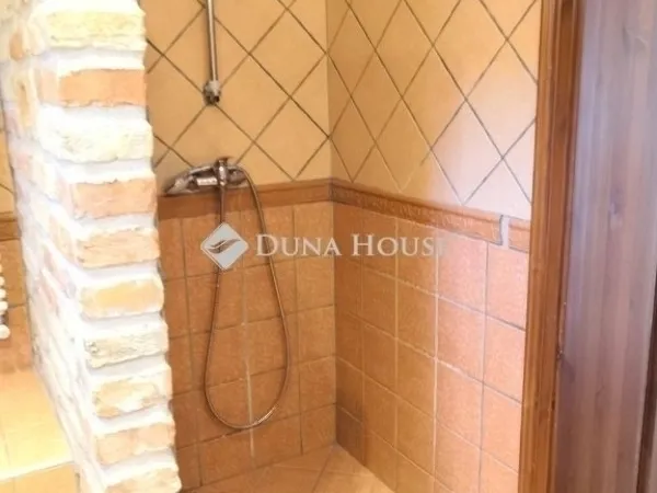 Eladó ház Vecsés 145 nm