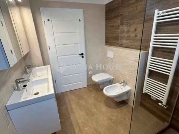 Eladó ház Vecsés 242 nm