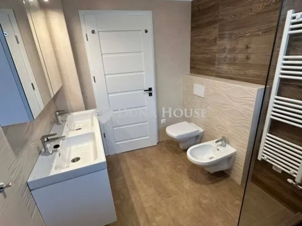 Eladó ház Vecsés 242 nm