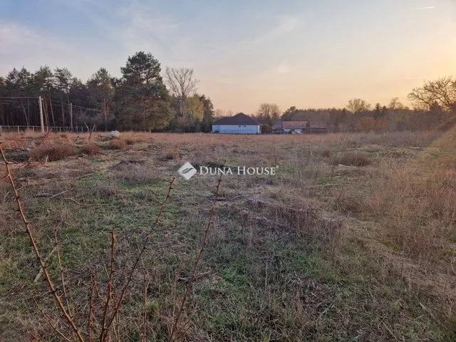 Eladó telek Nyáregyháza 5323 nm