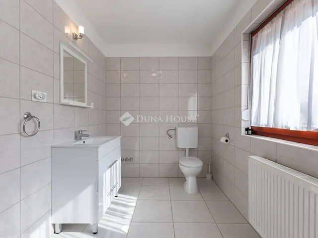 Eladó ház Budapest XVIII. kerület, Újpéteritelep 120 nm