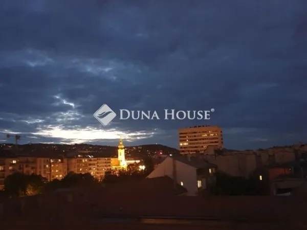 Eladó lakás Budapest I. kerület 129 nm