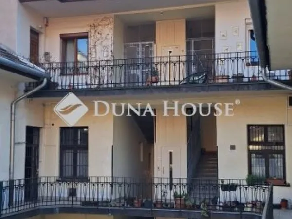 Eladó lakás Budapest I. kerület 129 nm