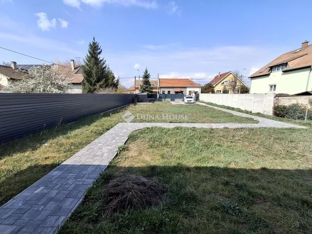 Eladó telek Budapest XVIII. kerület 780 nm