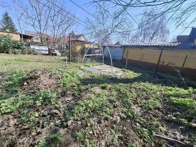 Eladó lakás Budapest XVIII. kerület, Újpéteritelep 29 nm