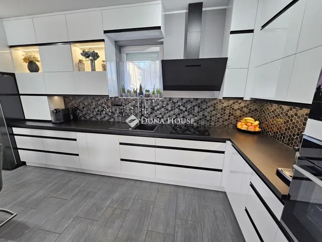 Eladó ház Üllő 132 nm