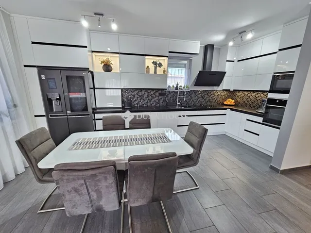 Eladó ház Üllő 132 nm