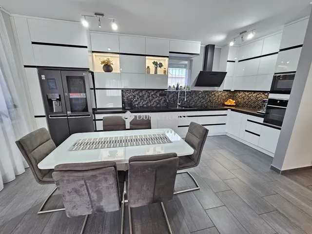 Eladó ház Üllő 132 nm