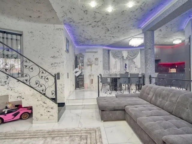 Eladó ház Gyál 194 nm