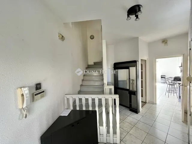 Eladó ház Budapest XVIII. kerület, Újpéteritelep 190 nm