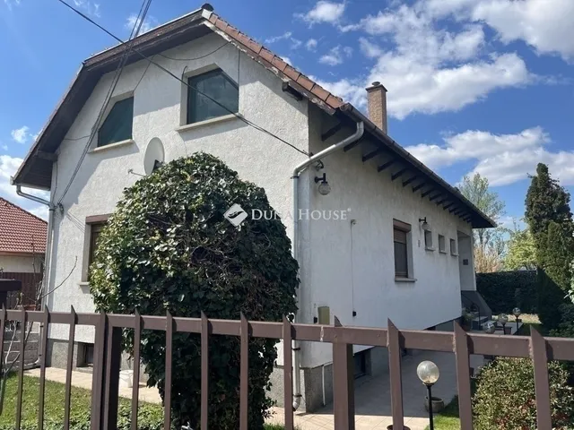Eladó ház Budapest XVIII. kerület, Újpéteritelep 190 nm