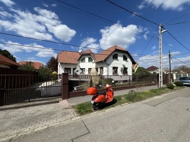 Eladó ház Budapest XVIII. kerület, Újpéteritelep 190 nm