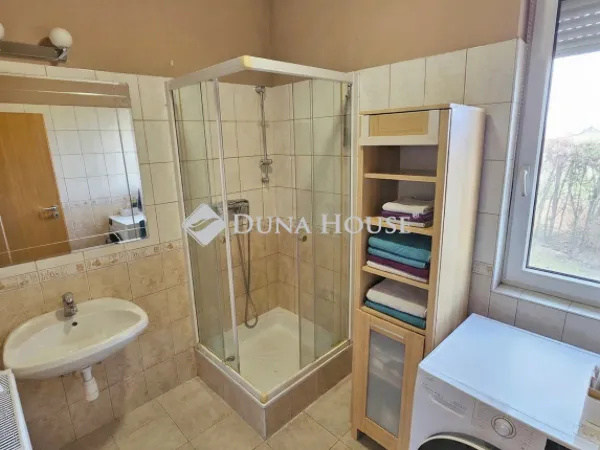 Eladó lakás Üllő 92 nm