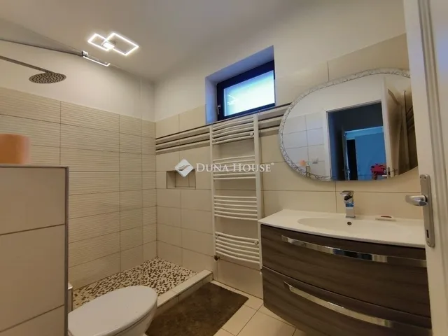 Eladó ház Monor 179 nm