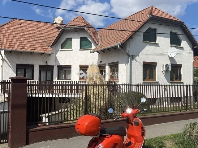 Eladó ház Budapest XVIII. kerület, Erdőskert 190 nm