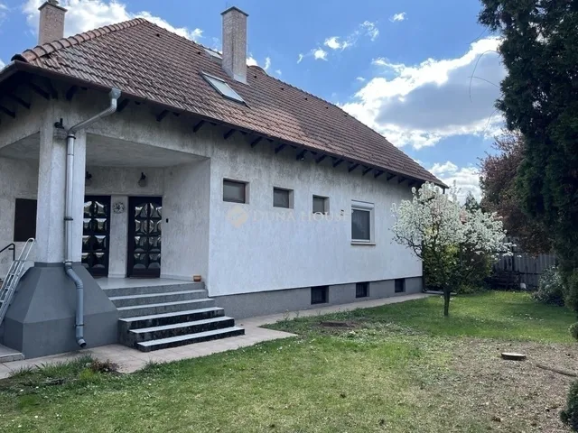 Eladó ház Budapest XVIII. kerület, Erdőskert 190 nm