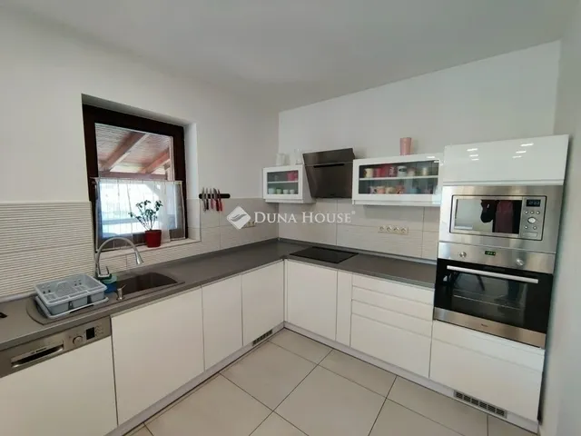 Eladó ház Monor 179 nm