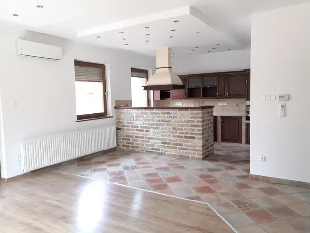 Eladó ház Vecsés 145 nm