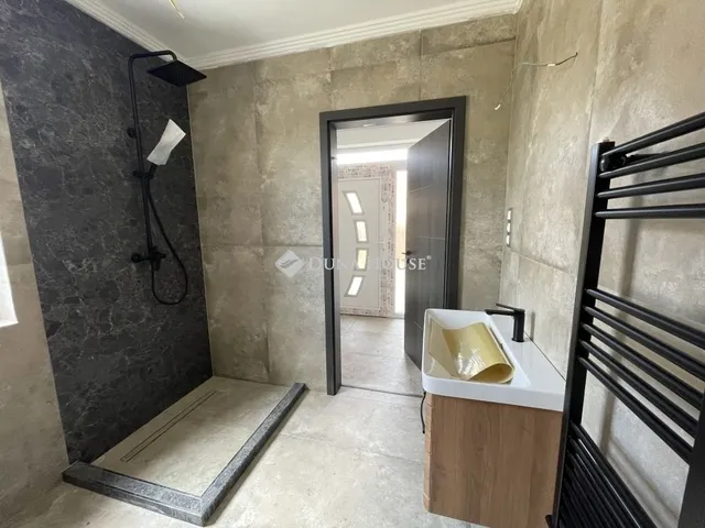 Eladó ház Vecsés 163 nm