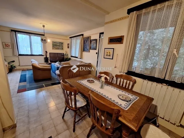 Eladó ház Budapest XVI. kerület 180 nm