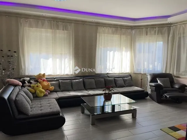 Eladó ház Budapest XVIII. kerület 256 nm