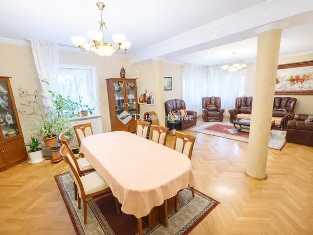 Eladó ház Budapest XVI. kerület 250 nm