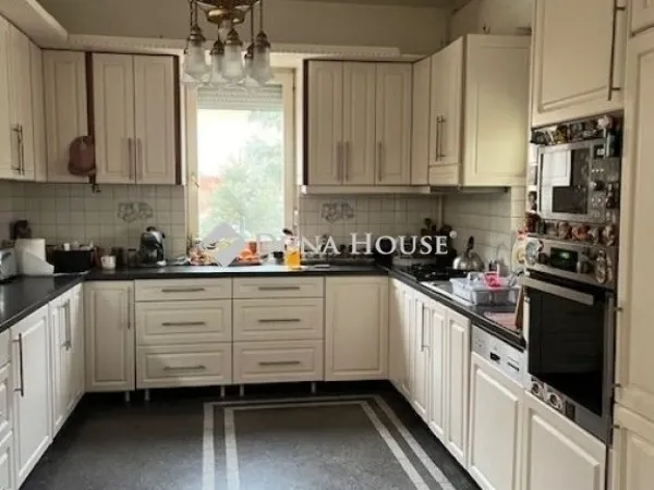 Eladó ház Vecsés 194 nm