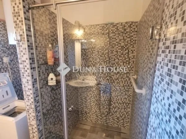 Eladó ház Budapest XVIII. kerület, Újpéteritelep 143 nm