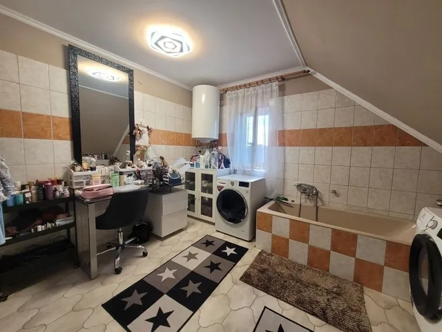 Eladó ház Budapest XVIII. kerület, Újpéteritelep 143 nm