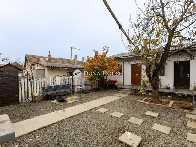 Eladó ház Budapest XVIII. kerület, Szemeretelep 103 nm