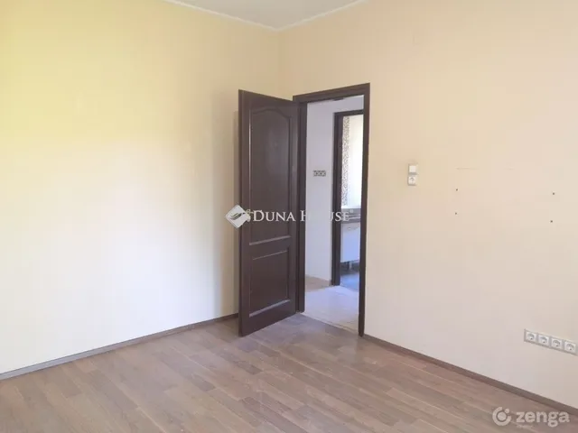 Eladó ház Budapest XVI. kerület 242 nm