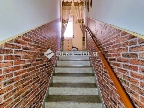 Eladó ház Budapest XVII. kerület, Akadémia-Újtelep 200 nm