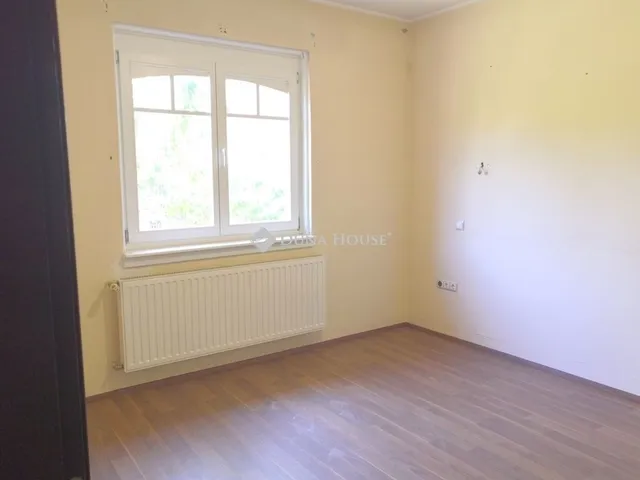 Eladó ház Budapest XVI. kerület, Árpádföld 242 nm