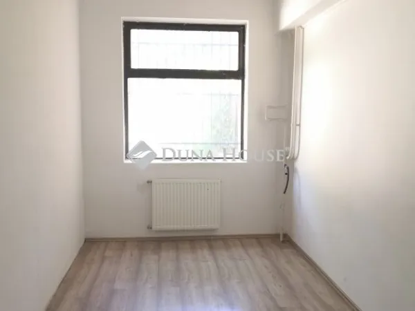 Eladó ház Budapest XVI. kerület, Árpádföld 242 nm