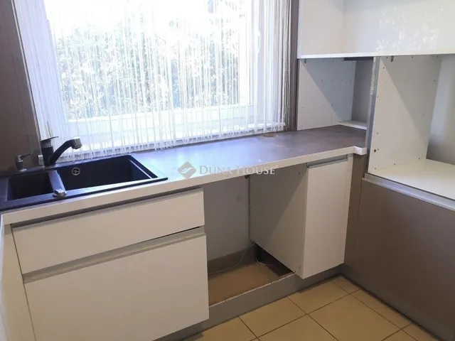 Eladó ház Budapest XVI. kerület, Árpádföld 242 nm