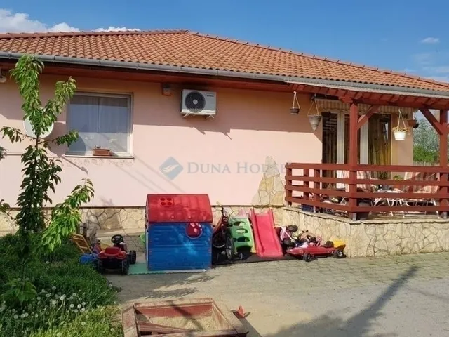 Eladó ház Üllő 172 nm