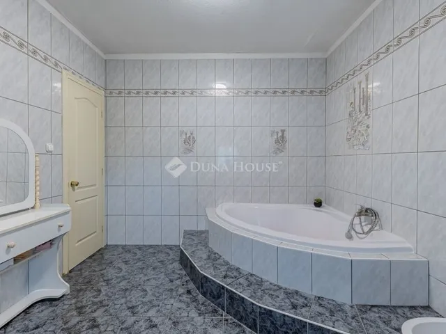 Eladó ház Budapest XVIII. kerület 210 nm