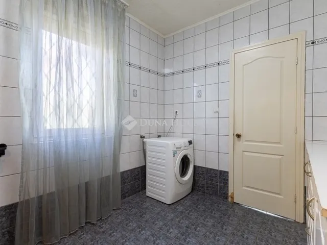 Eladó ház Budapest XVIII. kerület 210 nm