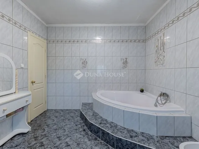 Eladó ház Budapest XVIII. kerület 210 nm