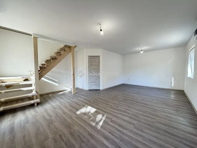 Eladó lakás Budapest XIX. kerület 70 nm