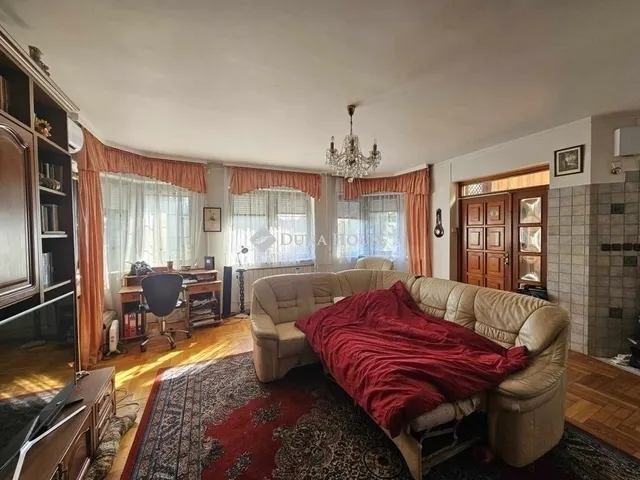Eladó ház Budapest XVIII. kerület 263 nm