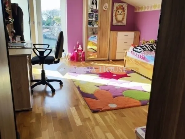 Eladó ház Budapest XVI. kerület, Sashalom 215 nm