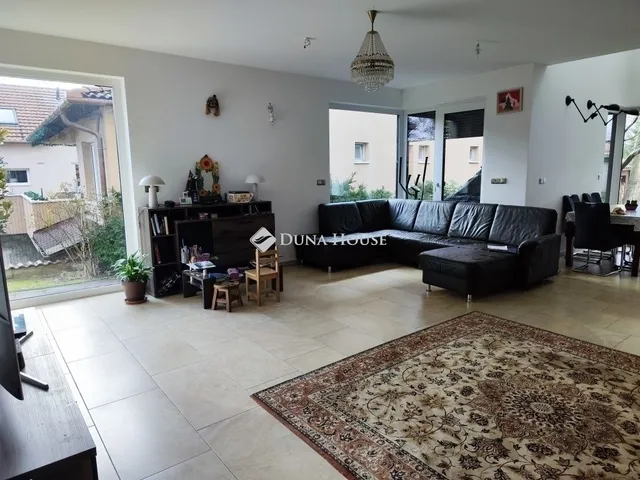 Eladó ház Budapest XVI. kerület, Sashalom 215 nm