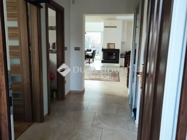 Eladó ház Budapest XVI. kerület, Sashalom 215 nm